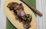 Costine di maiale e brodo di polenta
