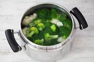 Preparazione Crema di cavolfiore alla paprika - Fase 1