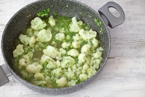 Preparazione Crema di cavolfiore alla paprika - Fase 3
