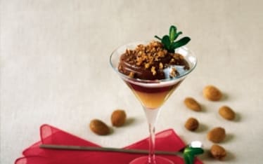 Crema di cioccolato, amaretti e composta di pere