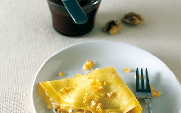 Crêpe alle noci con salsa al cioccolato