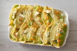 Preparazione Crêpes agli asparagi e fiori di zucca - Fase 4