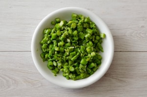 Preparazione Crêpes agli asparagi e fiori di zucca - Fase 2