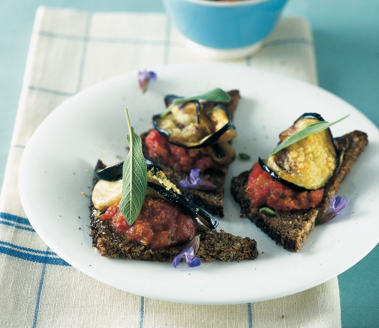 Crostini con melanzane ricetta