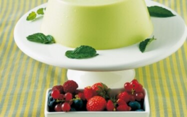Budino verde ai frutti di bosco