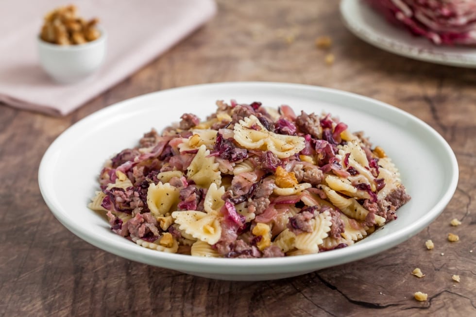 Farfalle al radicchio ricetta