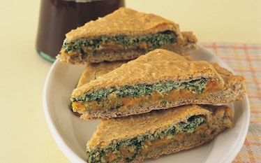 Focaccia ripiena di zucca, ricotta e spinaci