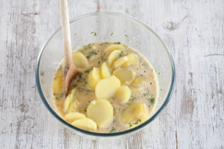 Preparazione Frittata di patate - Fase 2 Preparazione Frittata di patate - Fase 2