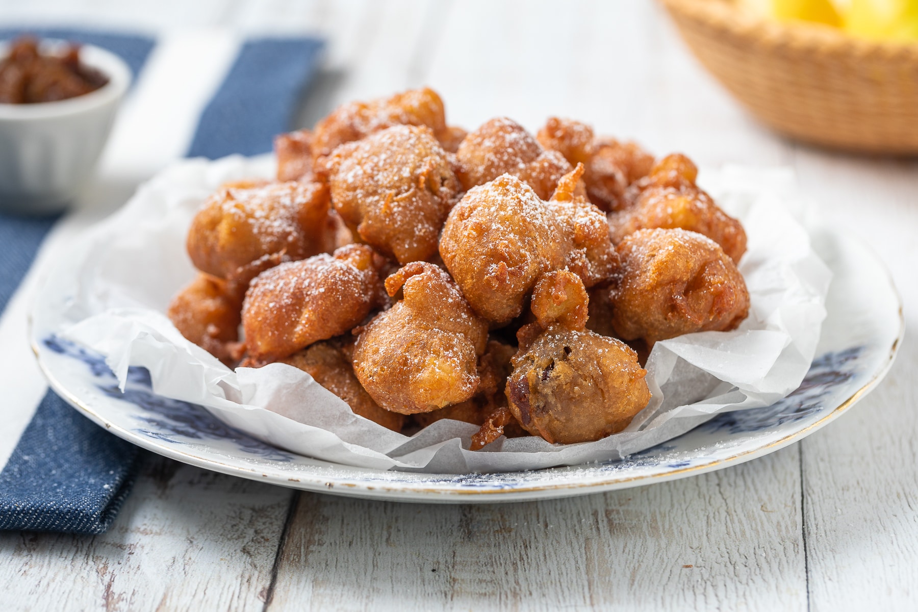 Frittelle di farina di castagne con le mele ricetta