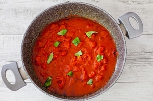 Preparazione Gnocchi di patate al pomodoro e basilico - Fase 1