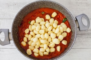 Preparazione Gnocchi di patate al pomodoro e basilico - Fase 2