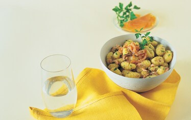 Gnocchi al salmone e al pepe bicolore