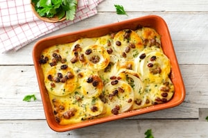 Preparazione Gratin di pancarré e cipolle bianche - Fase 4