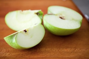 Preparazione Indivia riccia, mela e melagrana - Fase 3