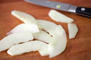 Preparazione Indivia riccia, mela e melagrana - Fase 3