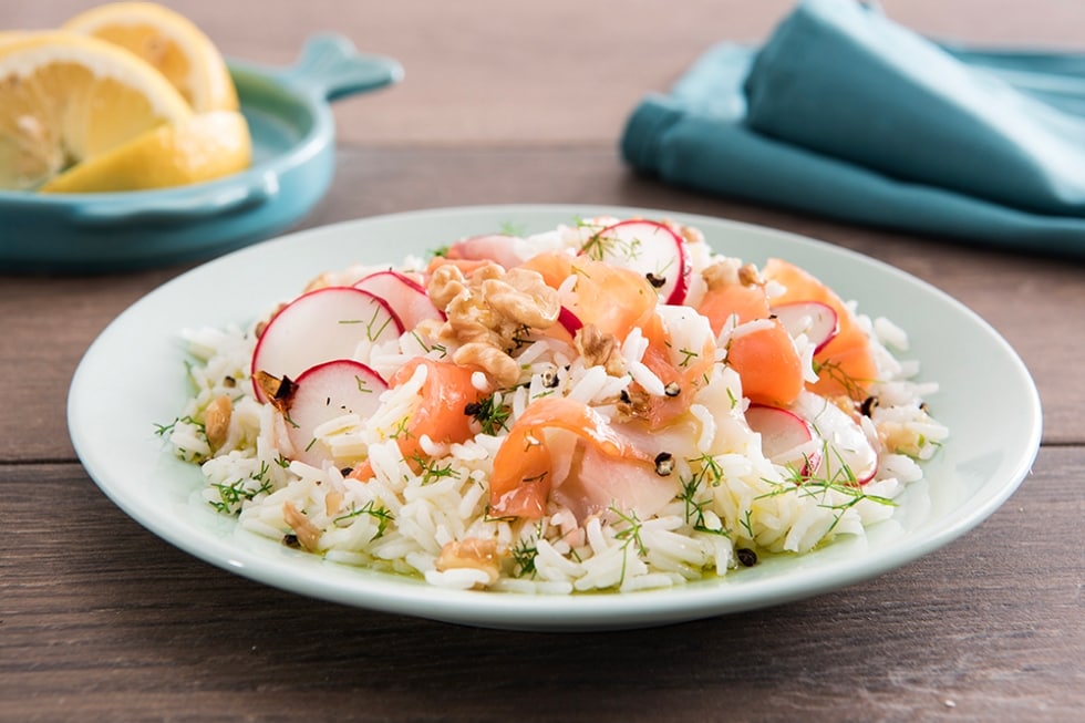 Insalata di riso basmati, salmone e spada affumicati ricetta