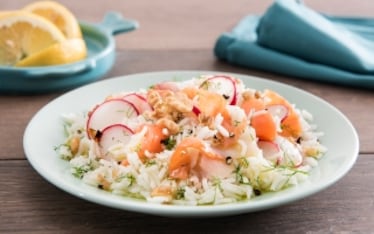 Insalata di riso basmati, salmone e spada affumicati