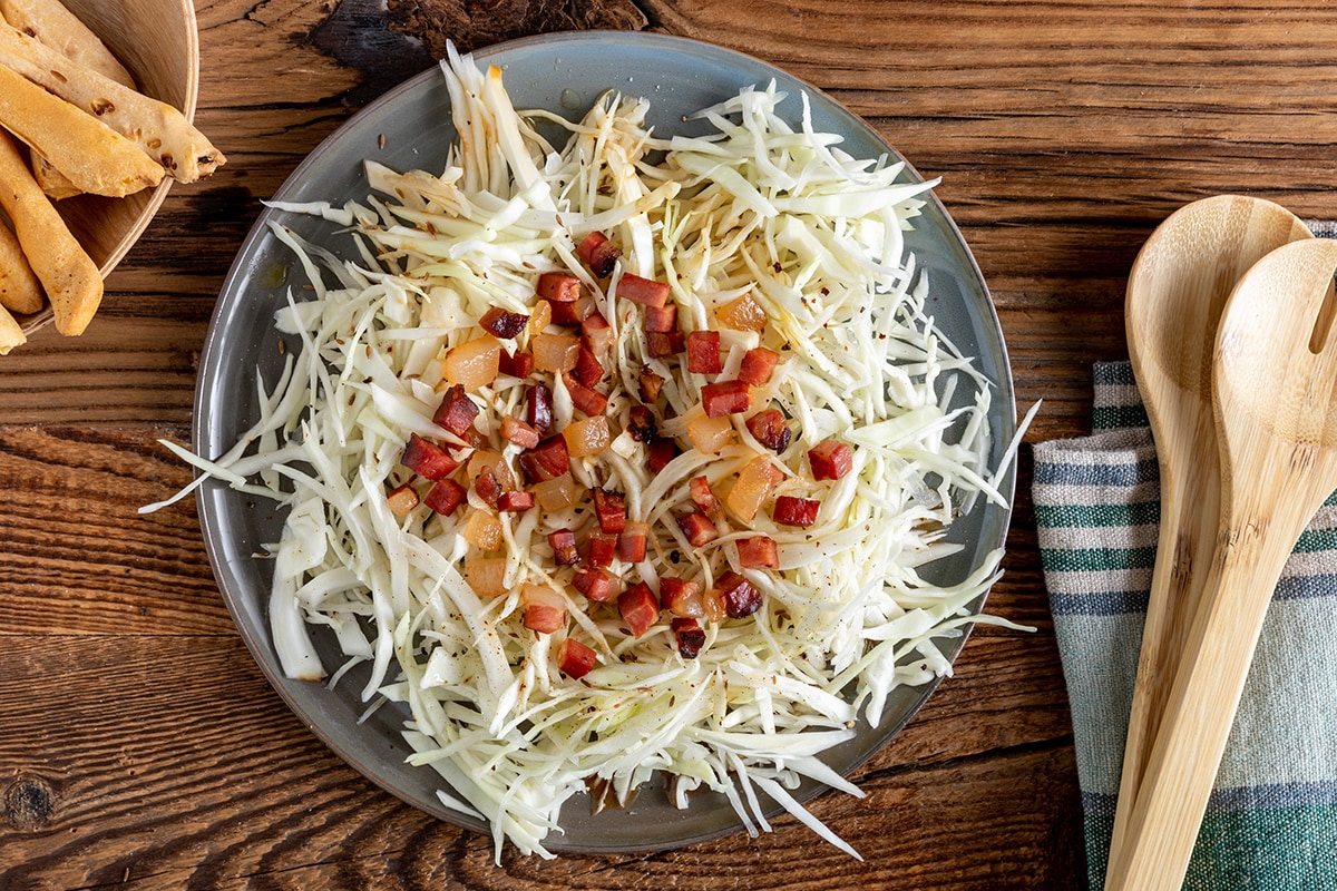 Insalata di cavolo cappuccio con speck ricetta