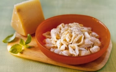 Conchiglie alla robiola e pinoli