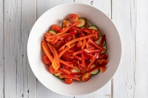 Preparazione Insalata estiva rossa e verde al lime - Fase 1