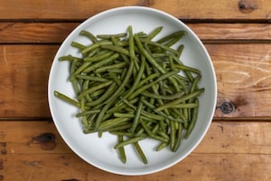Preparazione Insalata di fagiolini, radicchio, indivia e tacchino arrosto - Fase 1