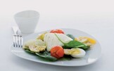 Insalata di ovetti, verdura e frutta