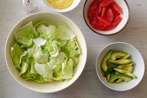 Preparazione Insalata di pompelmo e avocado - Fase 2
