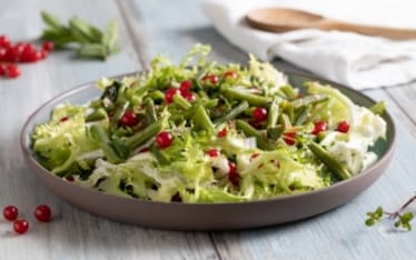 Insalata riccia con fagiolini e ribes
