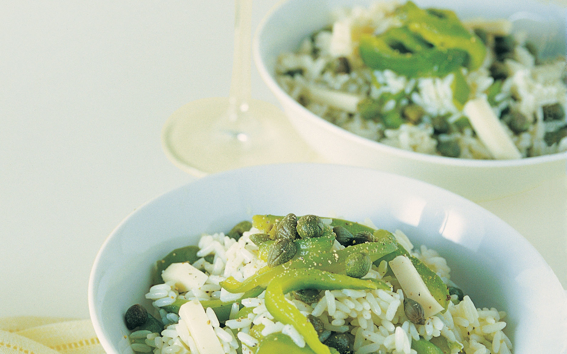 Insalata di riso ai filetti di peperoni e fontina Insalata di riso ai filetti di peperoni e fontina