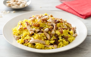 Insalata di riso e pollo con zenzero e zafferano Insalata di riso e pollo con zenzero e zafferano