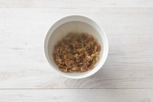 Preparazione Insalata di riso e pollo con zenzero e zafferano - Fase 1