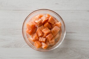 Preparazione Insalata di salmone e asparagi - Fase 1