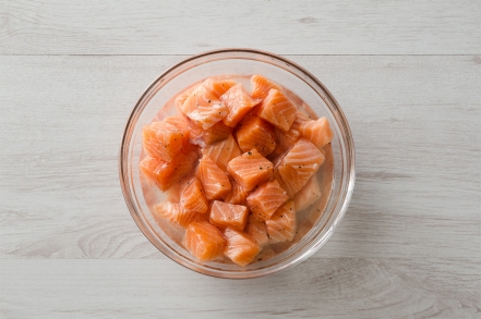 Preparazione Insalata di salmone e asparagi - Fase 1 Preparazione Insalata di salmone e asparagi - Fase 1