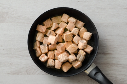 Preparazione Insalata di salmone e asparagi - Fase 2 Preparazione Insalata di salmone e asparagi - Fase 2
