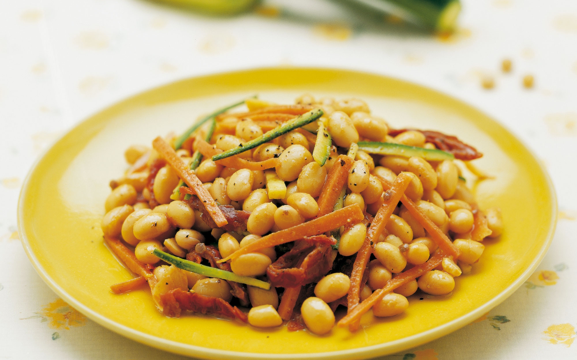 Insalata di soia con verdure miste Insalata di soia con verdure miste