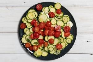 Preparazione Insalata di zucchine crude - Fase 2