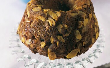 Kugelhupf con mele, salsa al miele e armagnac