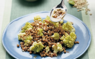 Lenticchie e cavolfiori con vinaigrette di acciughe