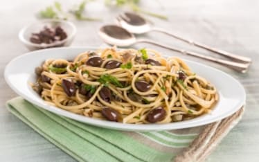 Linguine alle acciughe e pinoli