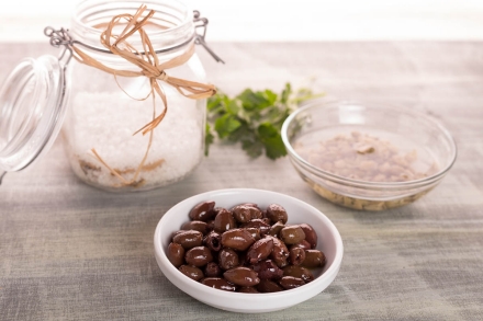 Preparazione Linguine alle acciughe e pinoli - Fase 1 Preparazione Linguine alle acciughe e pinoli - Fase 1