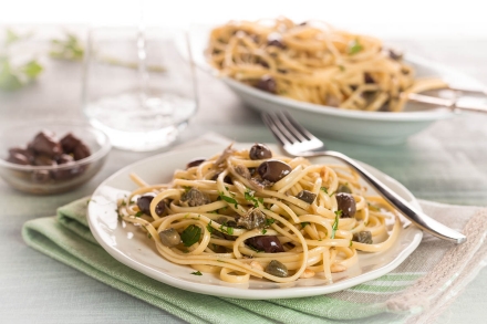 Preparazione Linguine alle acciughe e pinoli - Fase 3 Preparazione Linguine alle acciughe e pinoli - Fase 3