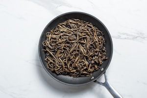 Preparazione Linguine al nero di seppia - Fase 4