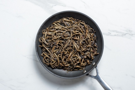 Preparazione Linguine al nero di seppia - Fase 4 Preparazione Linguine al nero di seppia - Fase 4