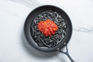 Preparazione Linguine al nero di seppia - Fase 2
