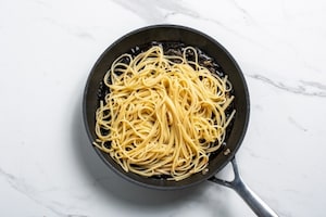 Preparazione Linguine al nero di seppia - Fase 3