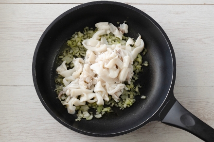 Preparazione Linguine con le seppie - Fase 1 Preparazione Linguine con le seppie - Fase 1