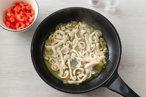 Preparazione Linguine con le seppie - Fase 1