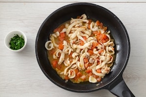 Preparazione Linguine con le seppie - Fase 2