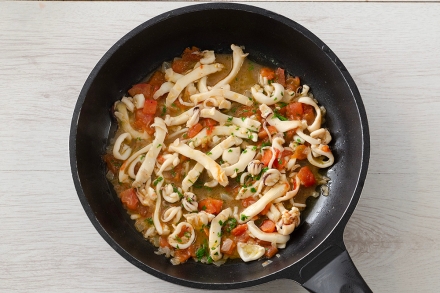 Preparazione Linguine con le seppie - Fase 3 Preparazione Linguine con le seppie - Fase 3