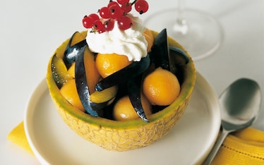 Macedonia di melone e prugne